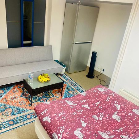 Cozy Studio Opposite Chelsea Stadium Londres Exterior foto