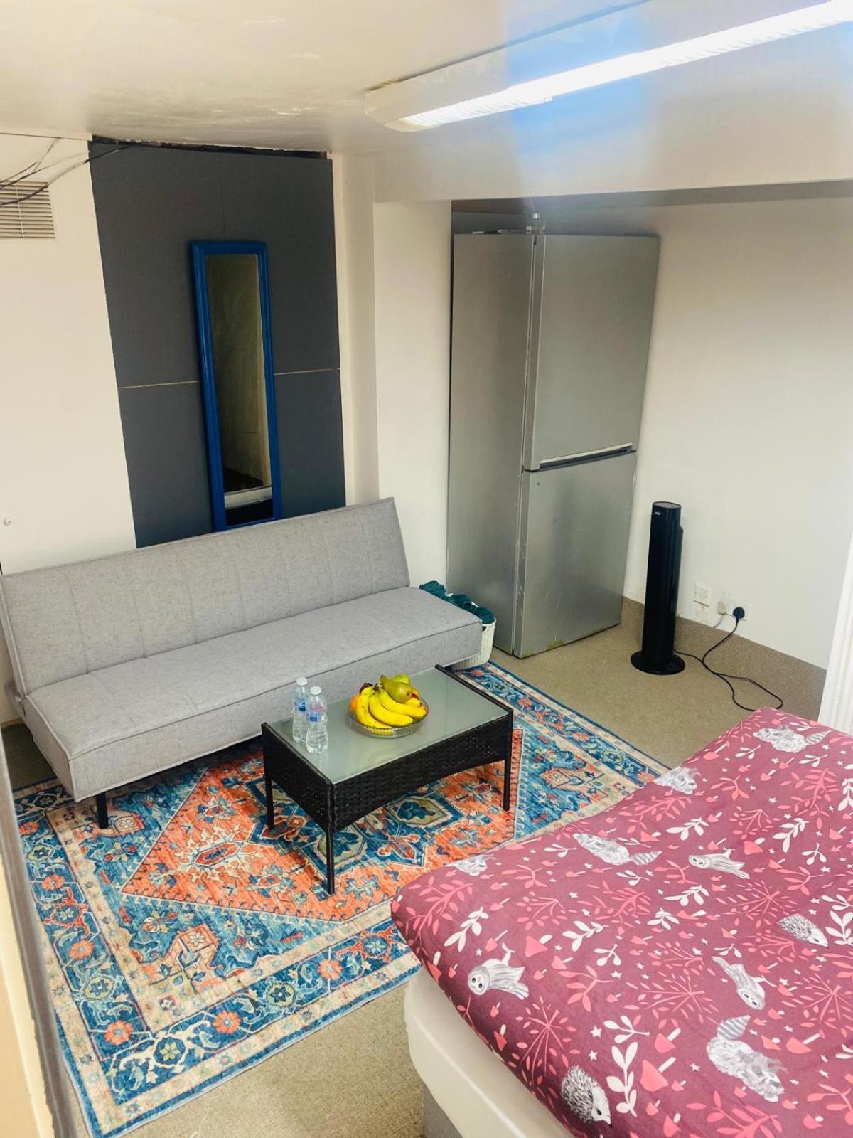 Cozy Studio Opposite Chelsea Stadium Londres Exterior foto